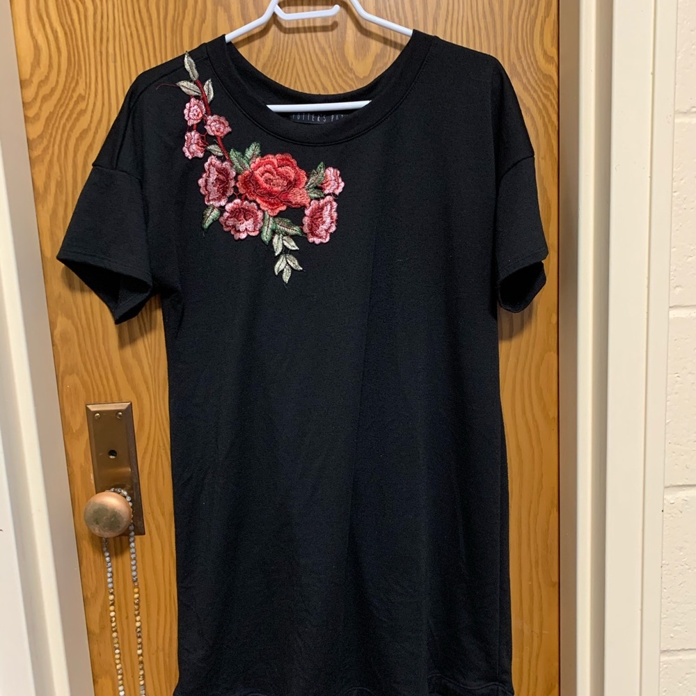 Rose embroidered t-shirt dress